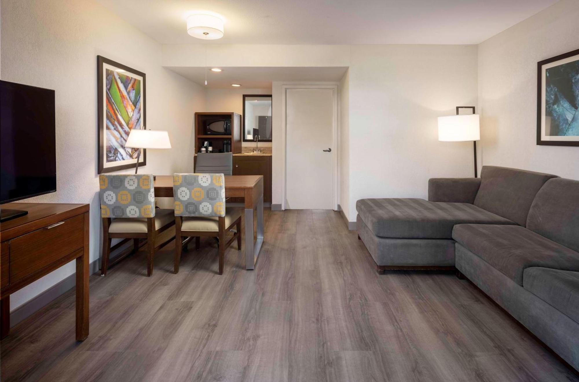 Embassy Suites By Hilton Palm Desert Exterior photo