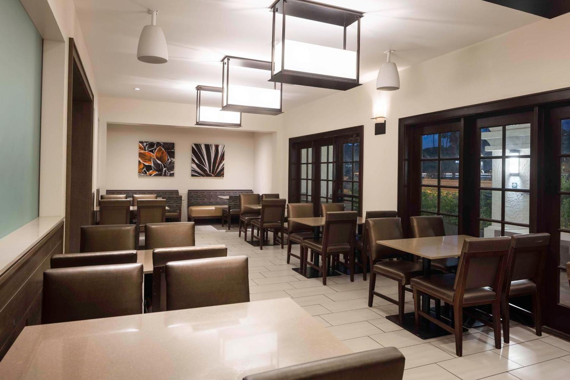 Embassy Suites By Hilton Palm Desert Exterior photo